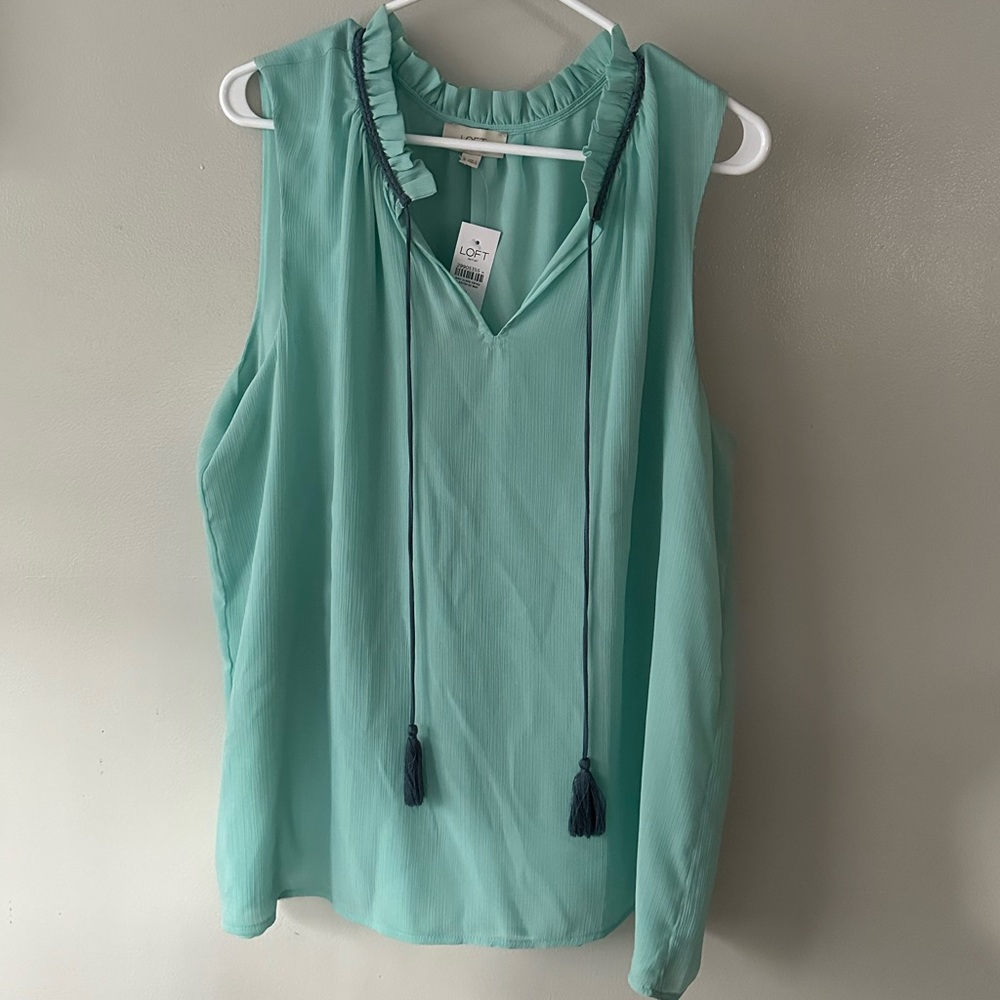 NWT women’s Loft dressy tank XL